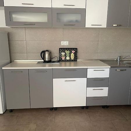 Apartmani Zuti 内乌姆 外观 照片