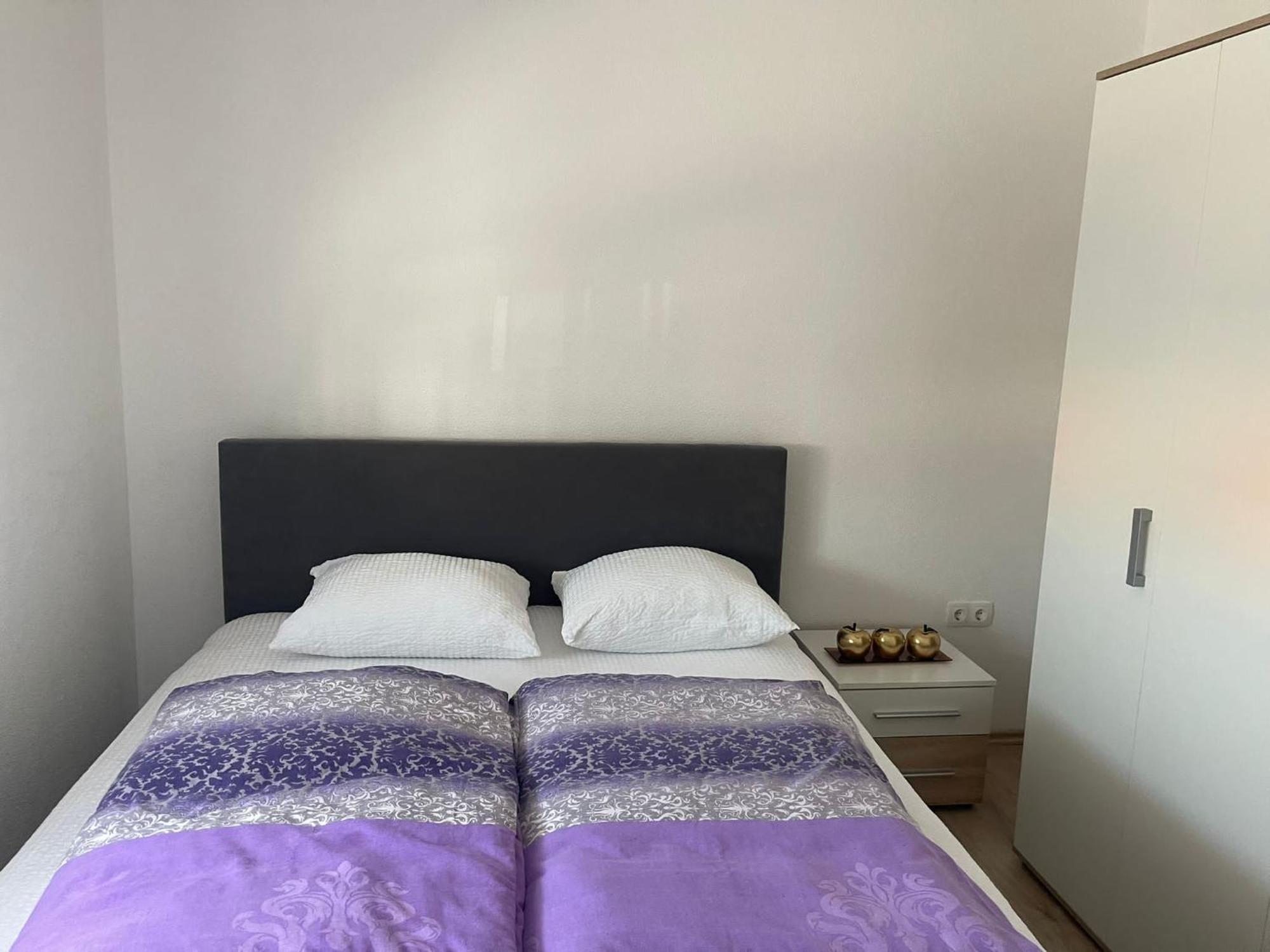 Apartmani Zuti 内乌姆 外观 照片