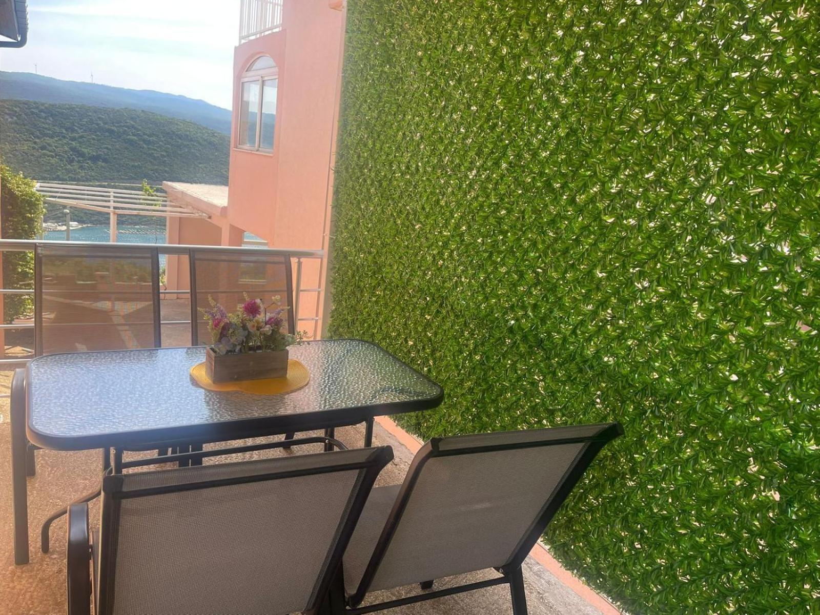 Apartmani Zuti 内乌姆 外观 照片