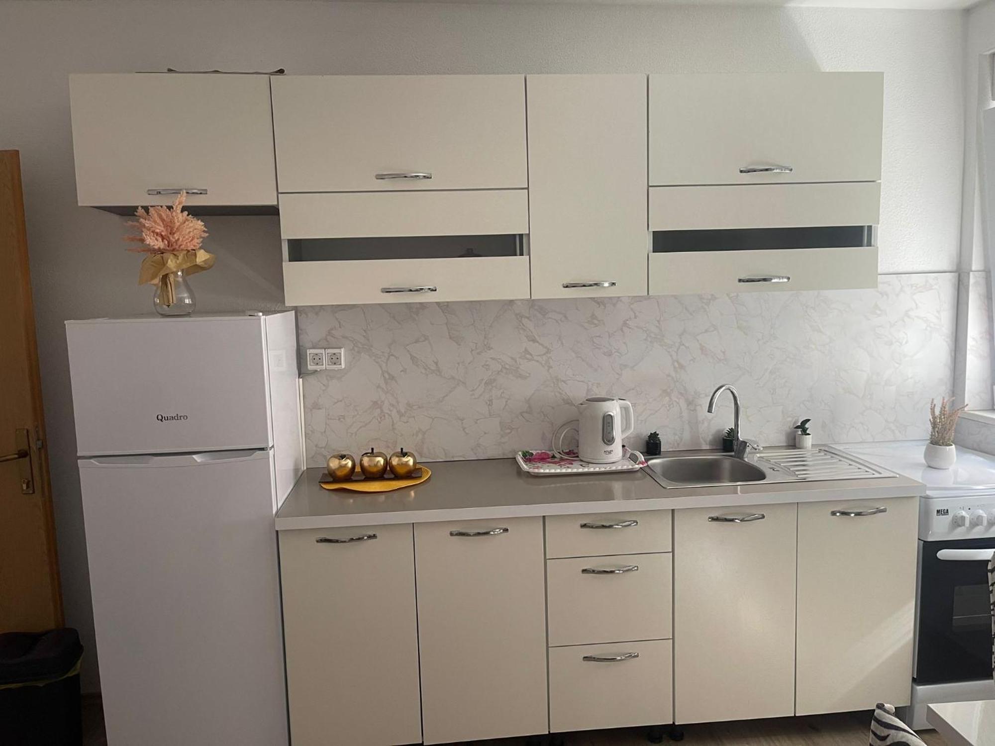 Apartmani Zuti 内乌姆 客房 照片