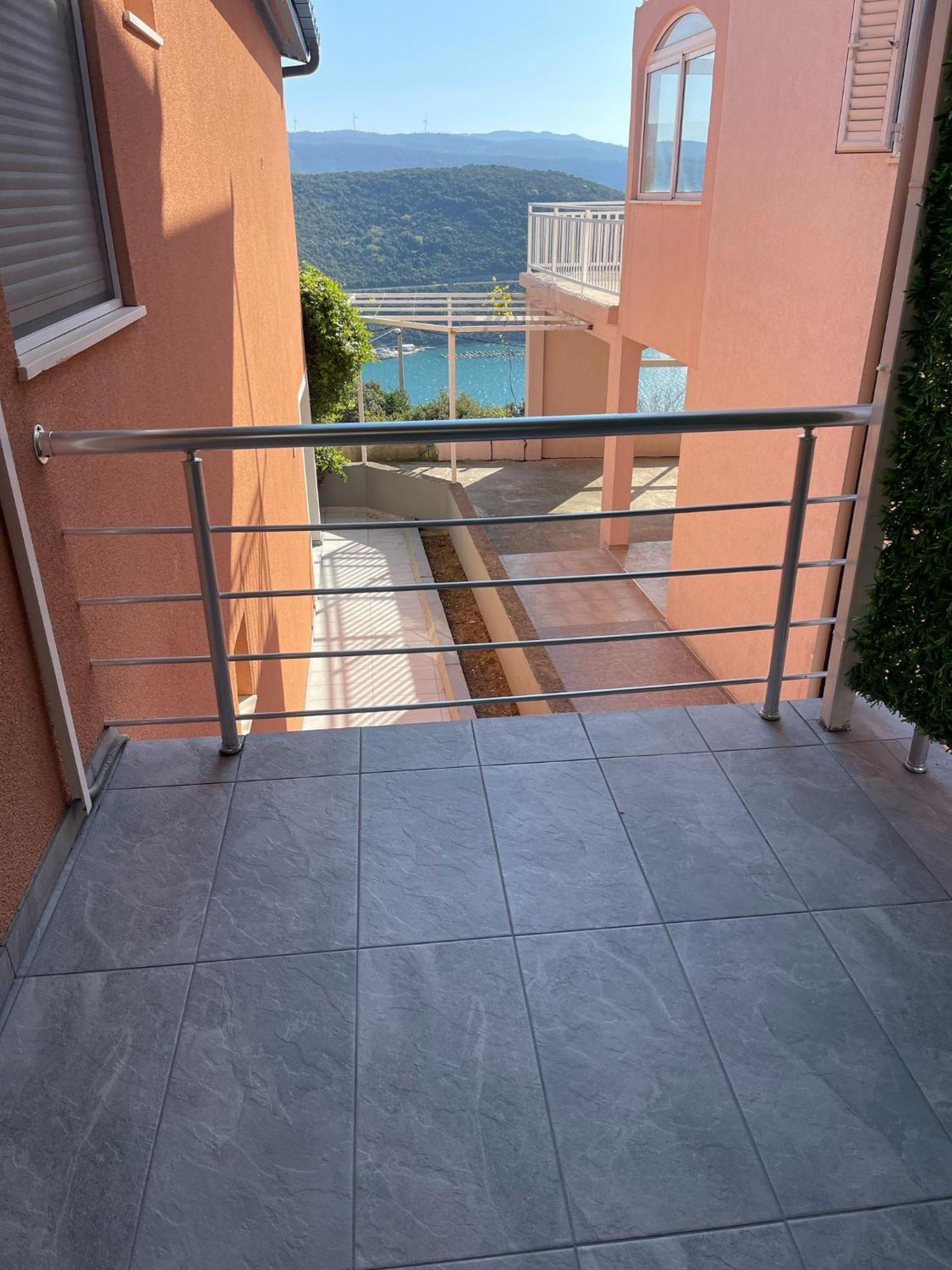 Apartmani Zuti 内乌姆 外观 照片