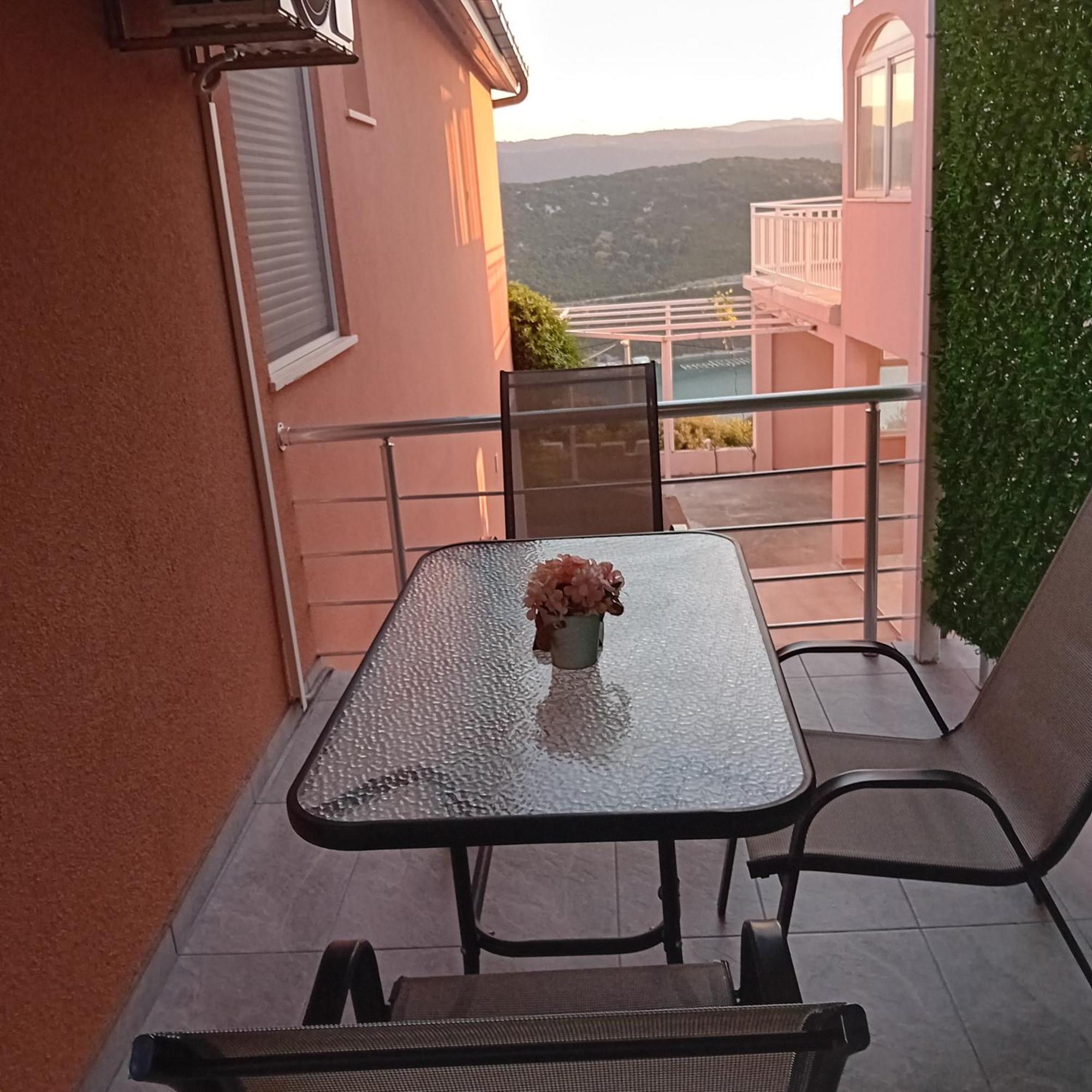 Apartmani Zuti 内乌姆 外观 照片