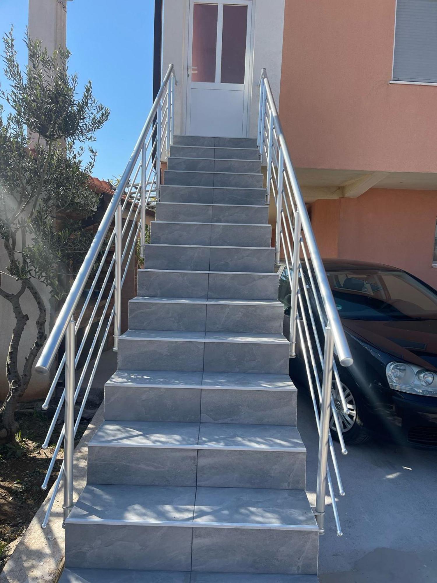 Apartmani Zuti 内乌姆 外观 照片