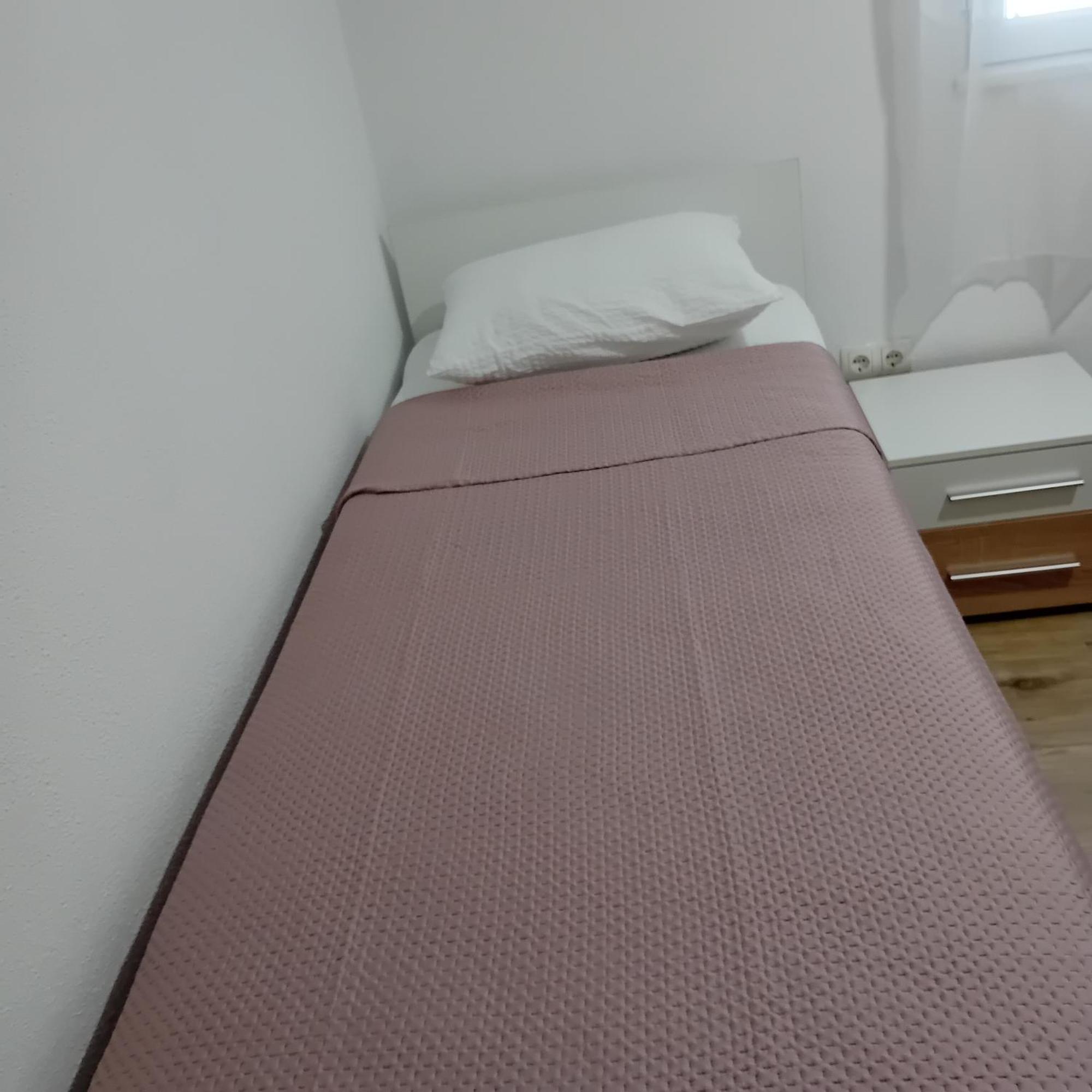 Apartmani Zuti 内乌姆 客房 照片
